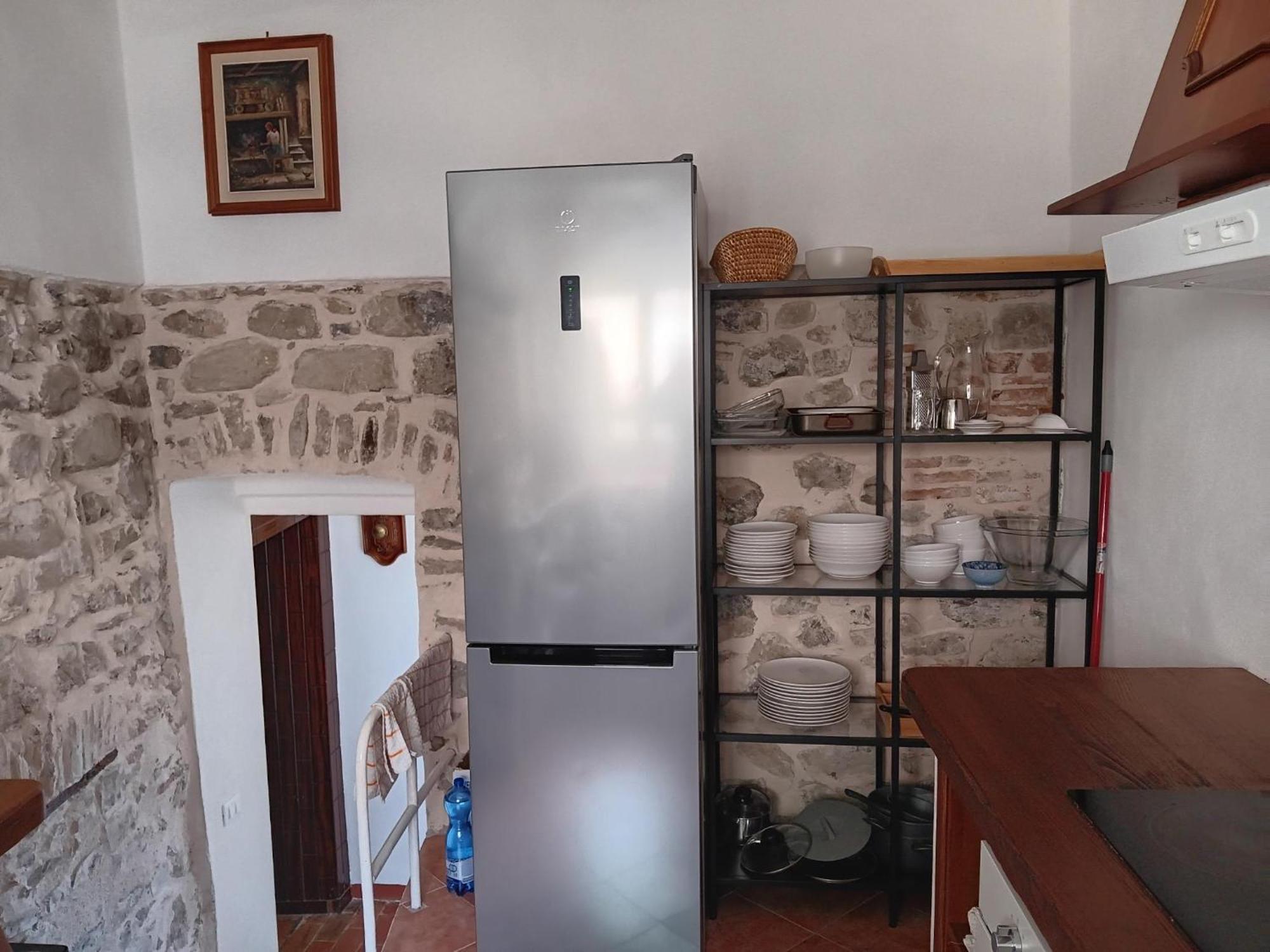 Monti Guesthouse Monti di Licciana Nardi Kültér fotó