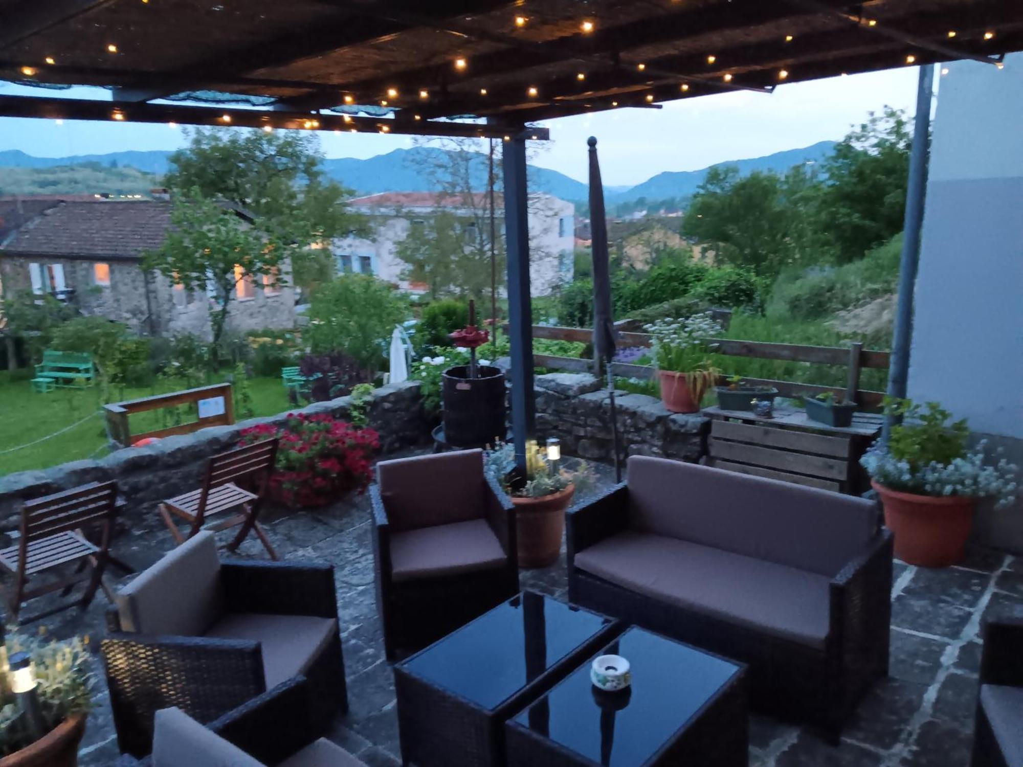 Monti Guesthouse Monti di Licciana Nardi Kültér fotó